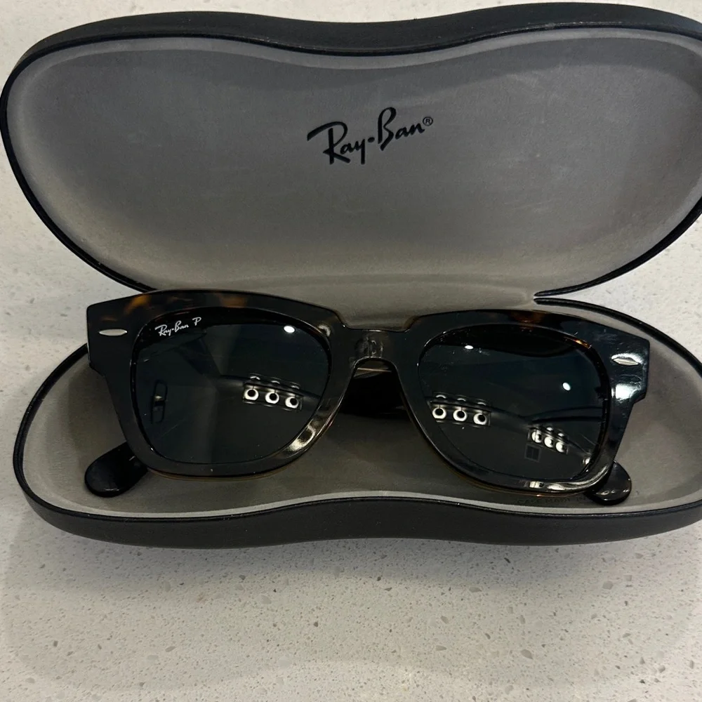 Ray-Ban Classic Sunglasses- brown tortoise shell frame - Picture 1 of 5